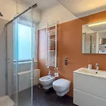 Daire Metro 8 Min Cozy With Balcony *