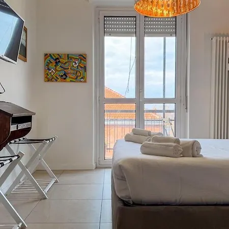 Metro 8 Min Cozy With Balcony Apartment *