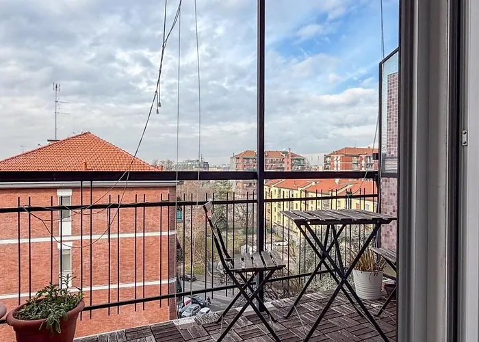 Metro 8 Min Cozy With Balcony Milan