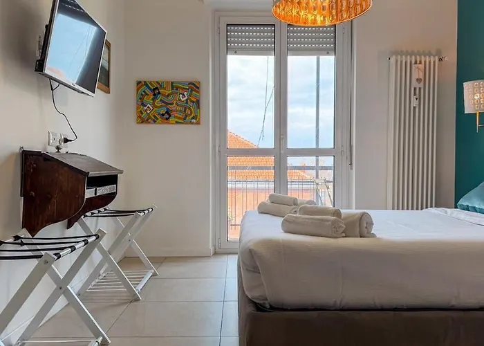 Metro 8 Min Cozy With Balcony Apartment *