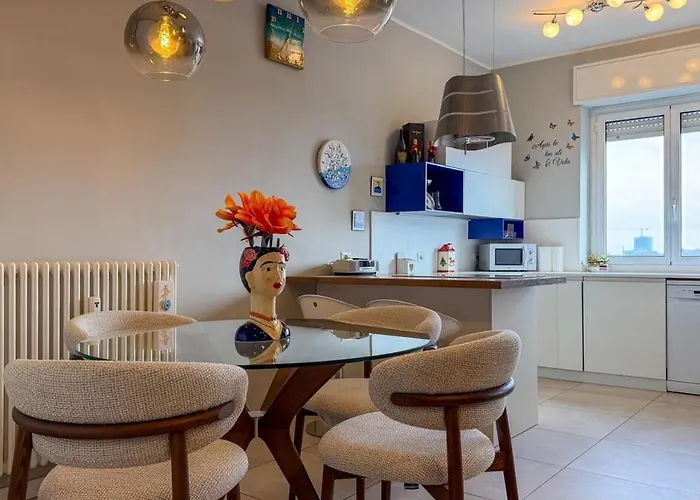 Metro 8 Min Cozy With Balcony Apartment