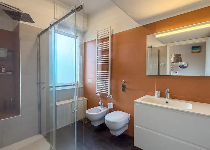 Apartment Metro 8 Min Cozy With Balcony *